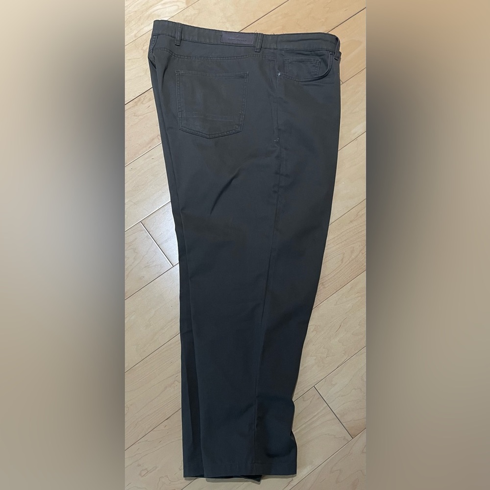 Daniel Hechter Paris Man size 44 color Brown Flat Front Stretch Slacks Pants